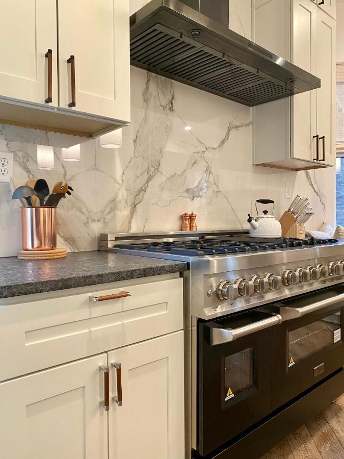 Newly Renovated Victorian Gem Perfect Space For Family Vacations! Pittsburgh Exterior photo